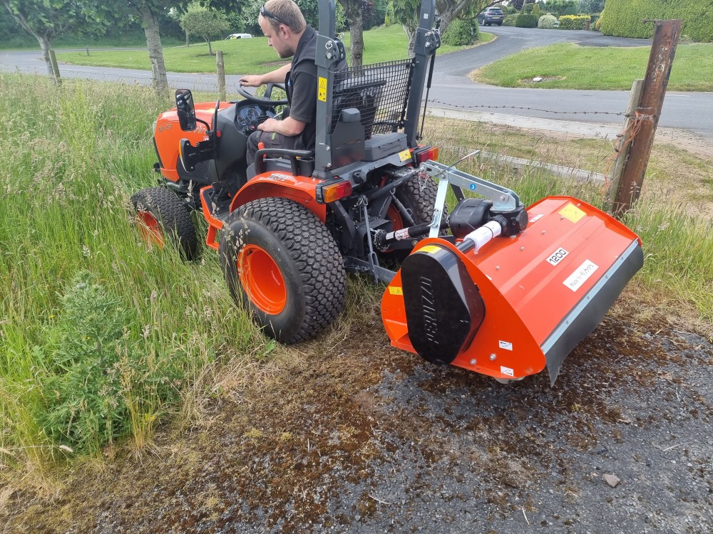 Lawn discount tractor hire