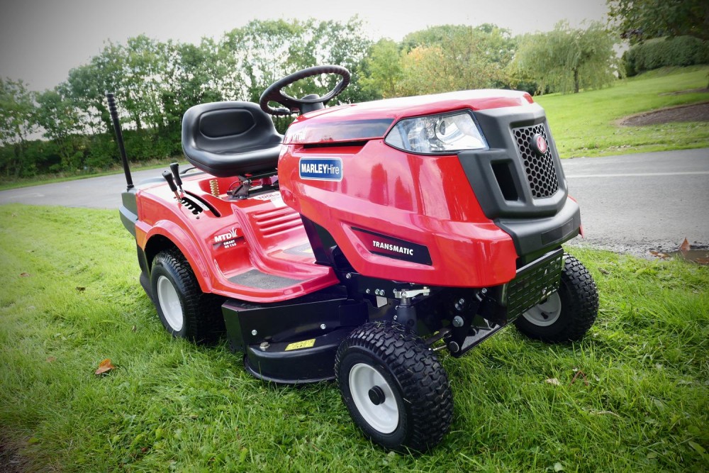 Ride on lawn mower hire sale